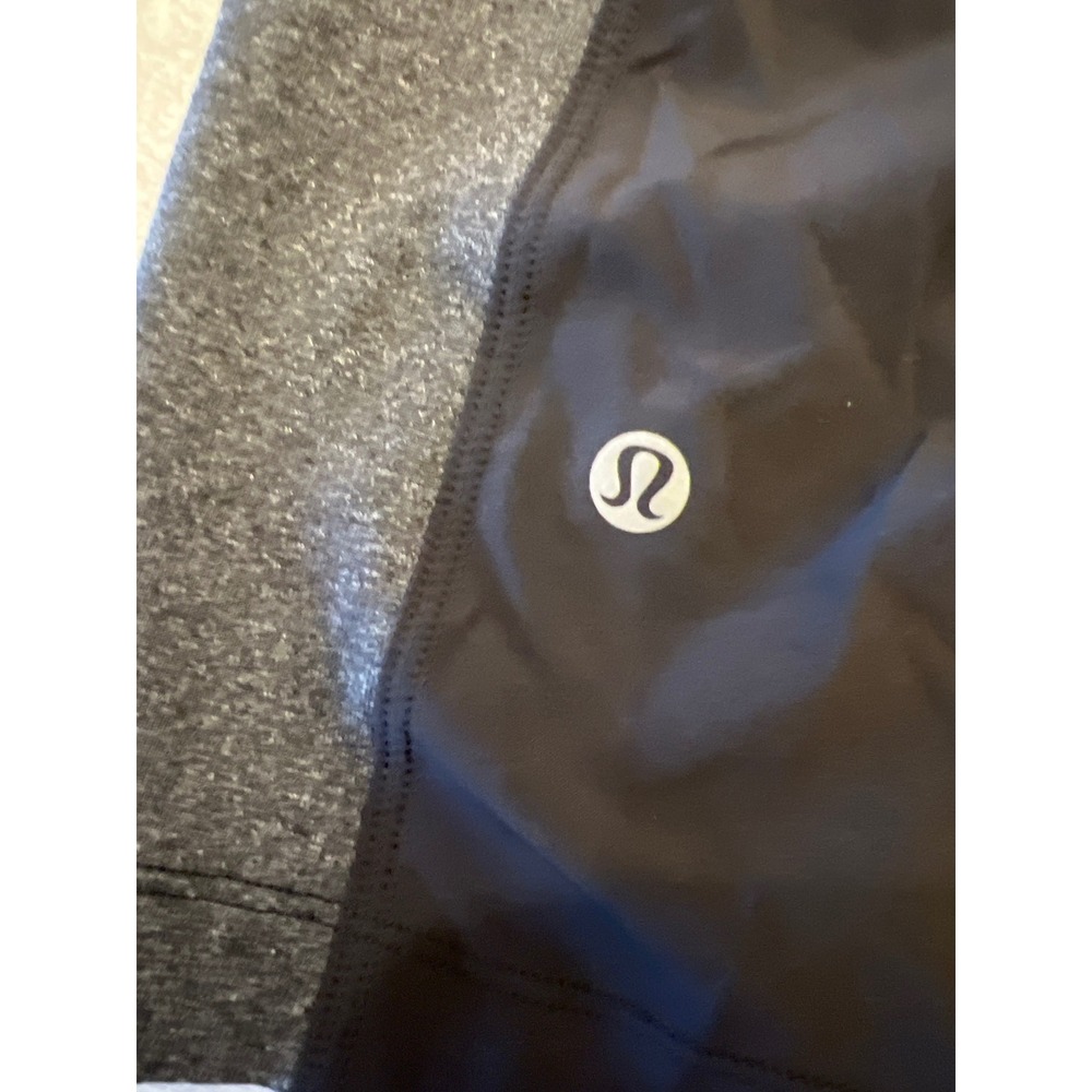 Lululemon Mens Training Shorts Gray Black Athletic Drawstring Pockets 11"